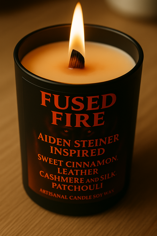 Bougie "Fused Fire" Aiden Steiner - Précommande Convention